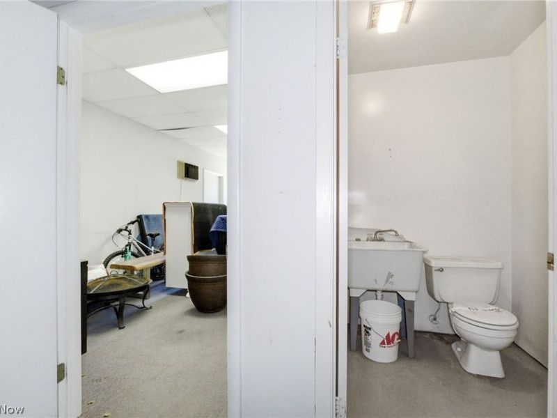 26700 Renaissance Parkway, Warrensville Heights, OH 44128 Photo 24