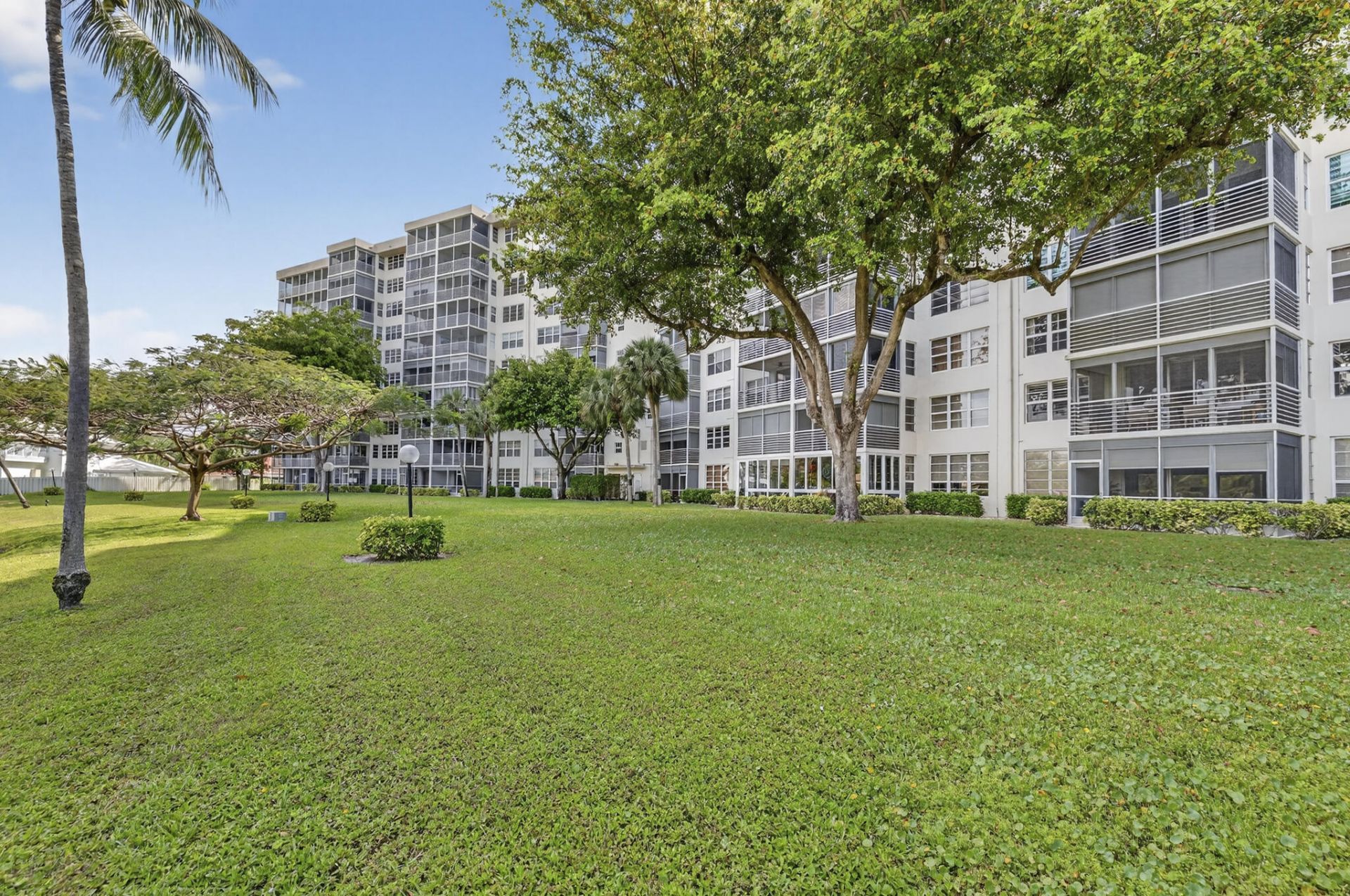 3499 Oaks Way, Unit 703, Pompano Beach, FL 33069 Photo