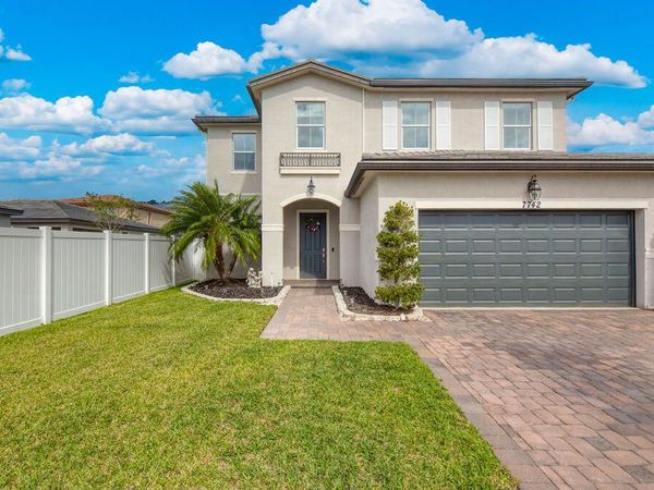 7742 NW Gladwell Lane, Port St. Lucie, FL 34987