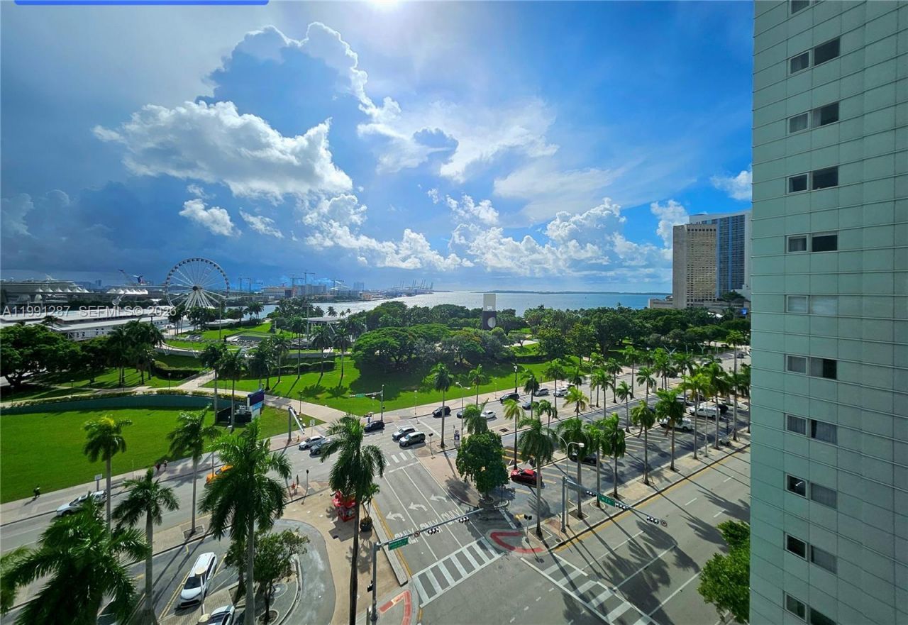 253 NE 2nd St, Unit 905, Miami, FL 33132 Photo