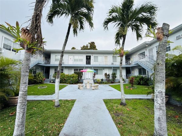 555 SW 16th Ave , Unit 11, Miami, FL 33135