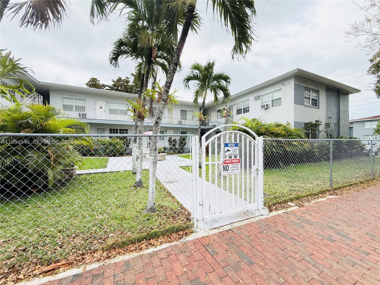 555 SW 16th Ave , Unit 11, Miami, FL 33135 Photo