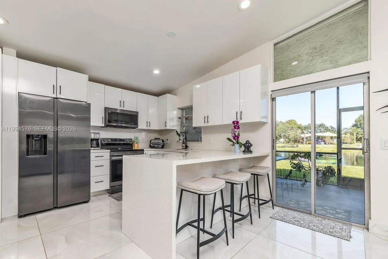 518 Woodgate Cir, Unit E, Sunrise, FL 33326 Photo