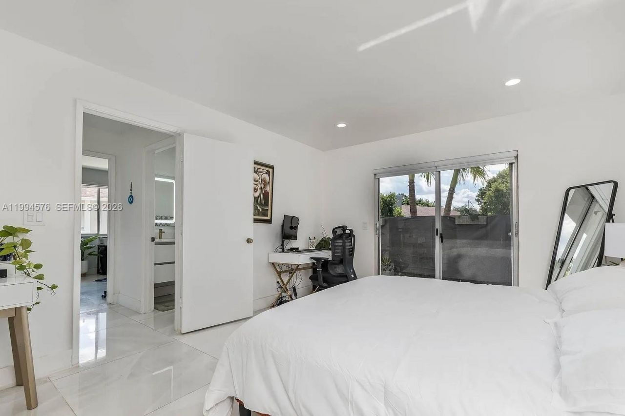 518 Woodgate Cir, Unit E, Sunrise, FL 33326 Photo