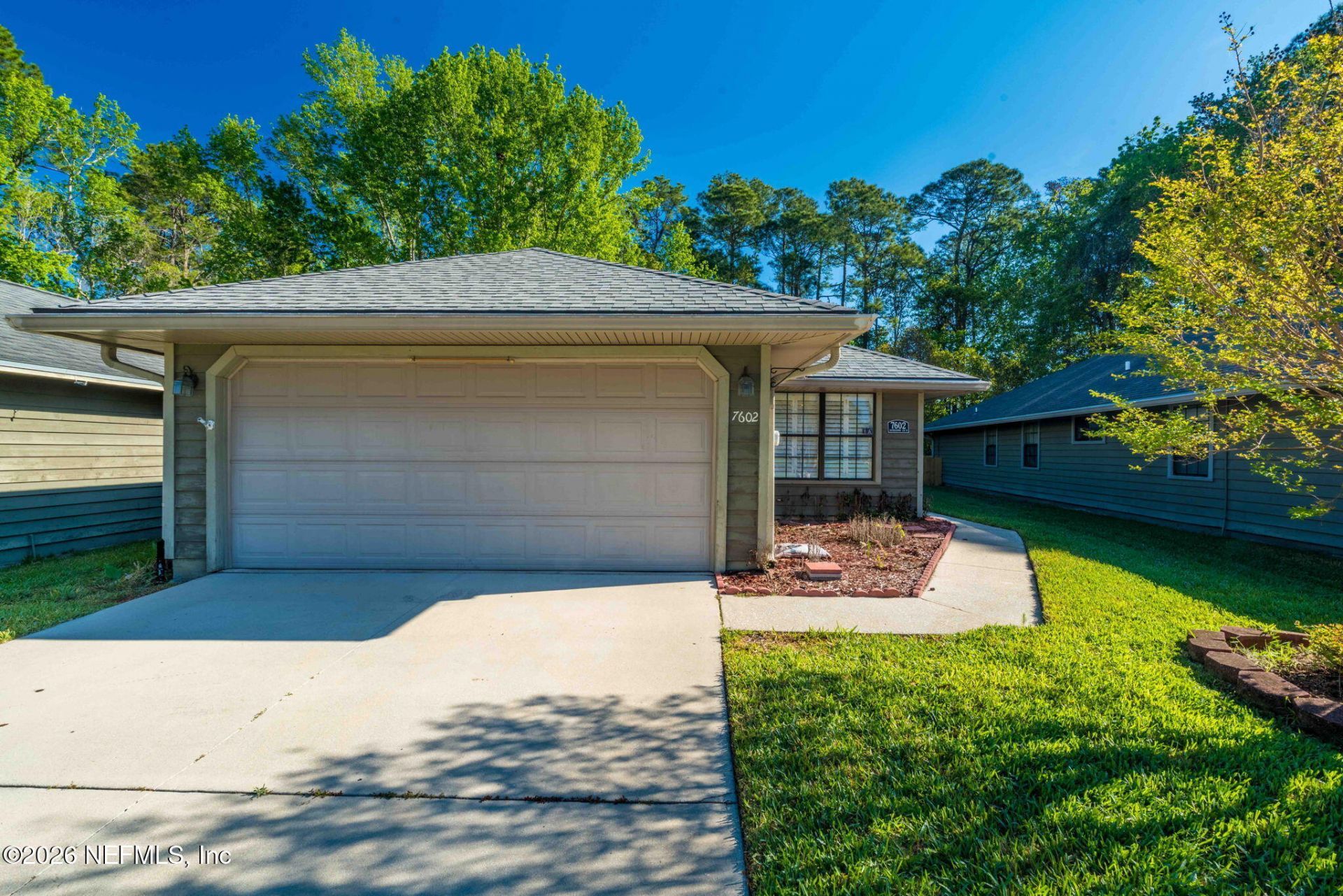 7602 BAYMEADOWS Circle W Jacksonville, FL 32256