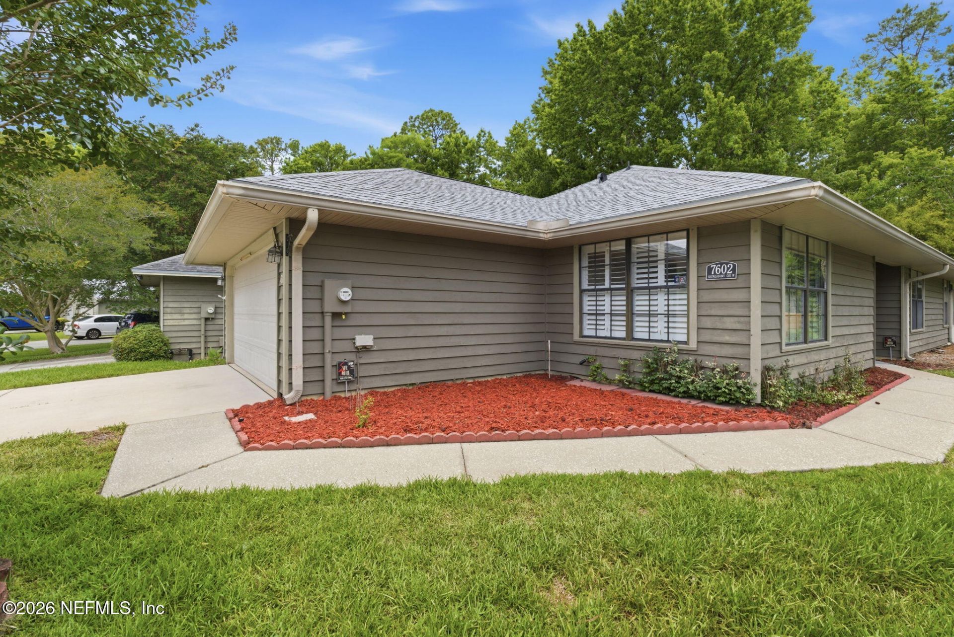 7602 BAYMEADOWS Circle W Jacksonville, FL 32256