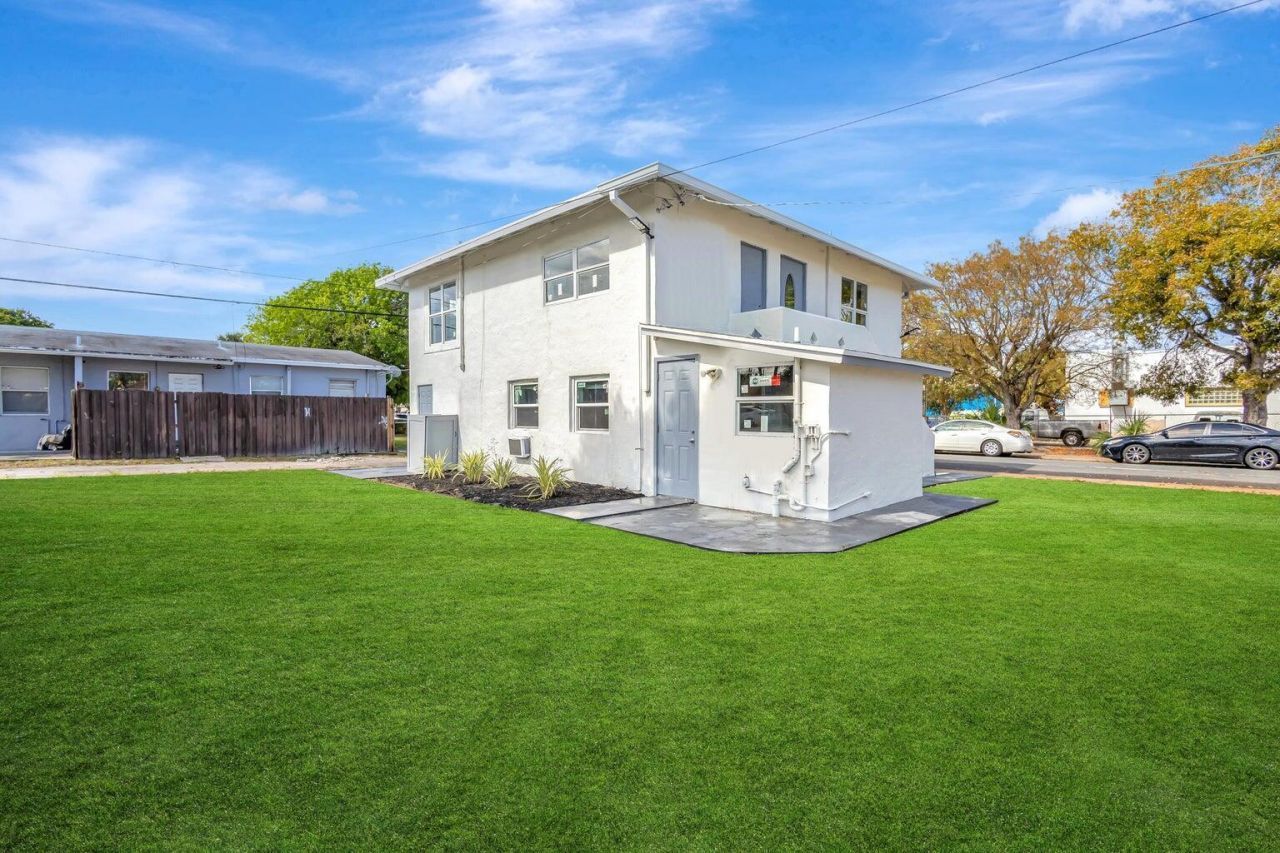 448 Roseland Drive, West Palm Beach, FL 33405 Photo