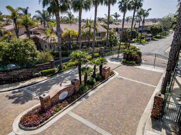 7962 Southwind, Huntington Beach, CA 92648