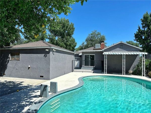 17516 Lemay Street , Lake Balboa, CA 91406