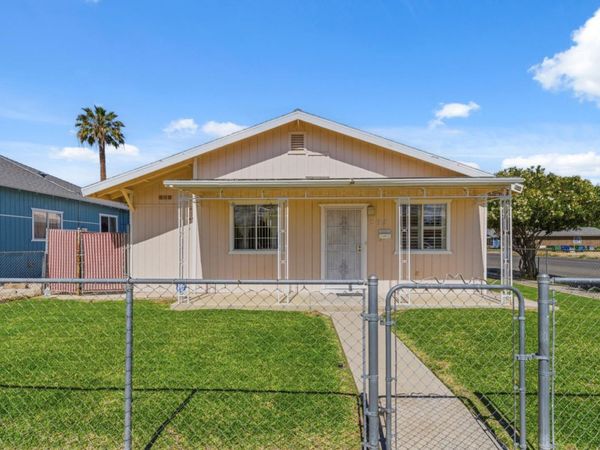 295 E Durian Ave, Coalinga, CA 93210