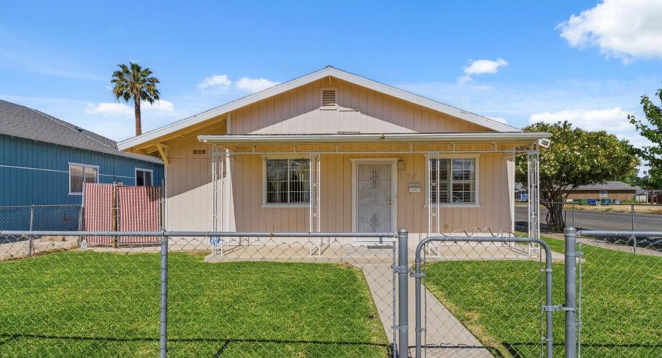 295 E Durian Ave, Coalinga, CA 93210 Photo