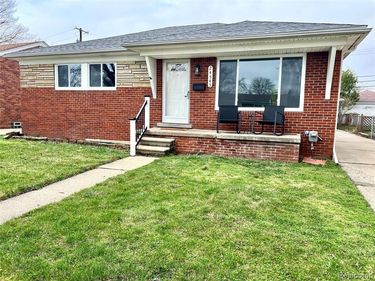 24545 Greenbrier Avenue, Eastpointe, MI 48021