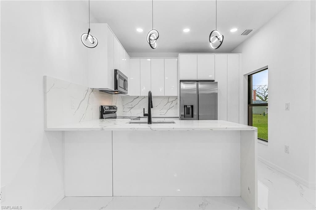 1630 NE 17th Ter, Cape Coral, FL 33909 Photo