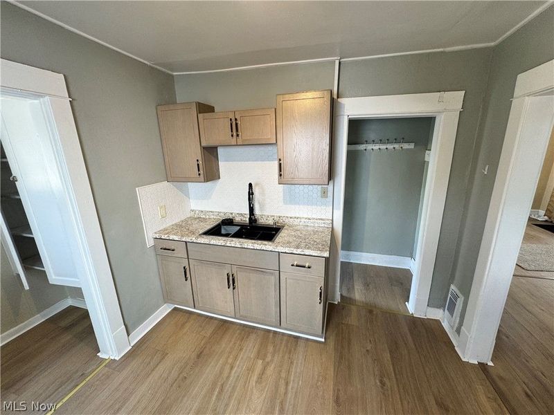 3059 W 111th Street, Cleveland, OH 44111 Photo 4