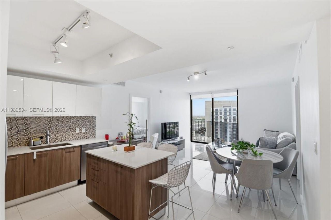 5300 Paseo Blvd , Unit 1803, Doral, FL 33166 Photo