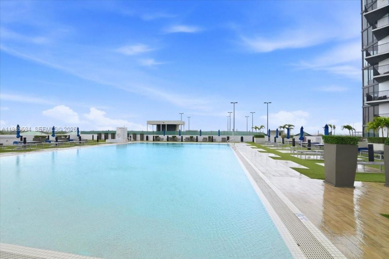 5300 Paseo Blvd , Unit 1803, Doral, FL 33166 Photo