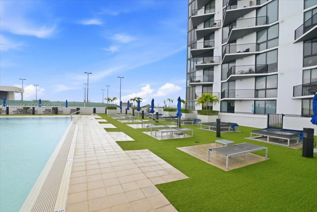 5300 Paseo Blvd , Unit 1803, Doral, FL 33166 Photo