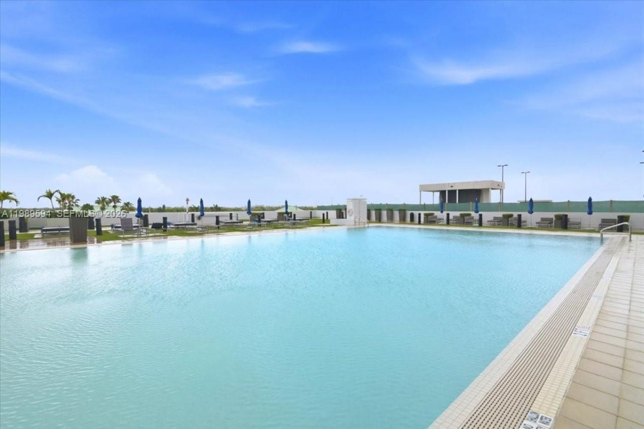 5300 Paseo Blvd , Unit 1803, Doral, FL 33166 Photo