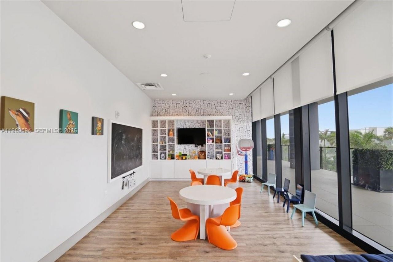 5300 Paseo Blvd , Unit 1803, Doral, FL 33166 Photo