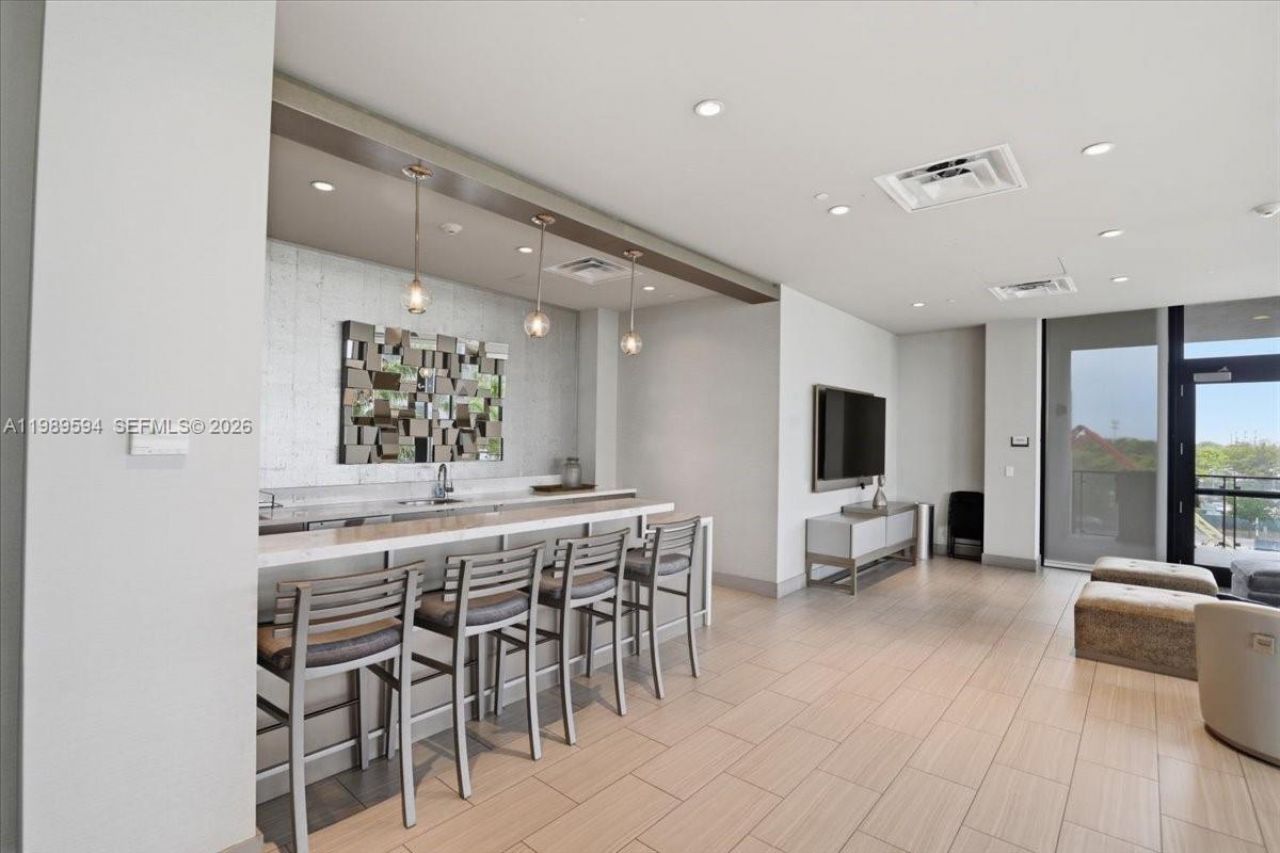 5300 Paseo Blvd , Unit 1803, Doral, FL 33166 Photo