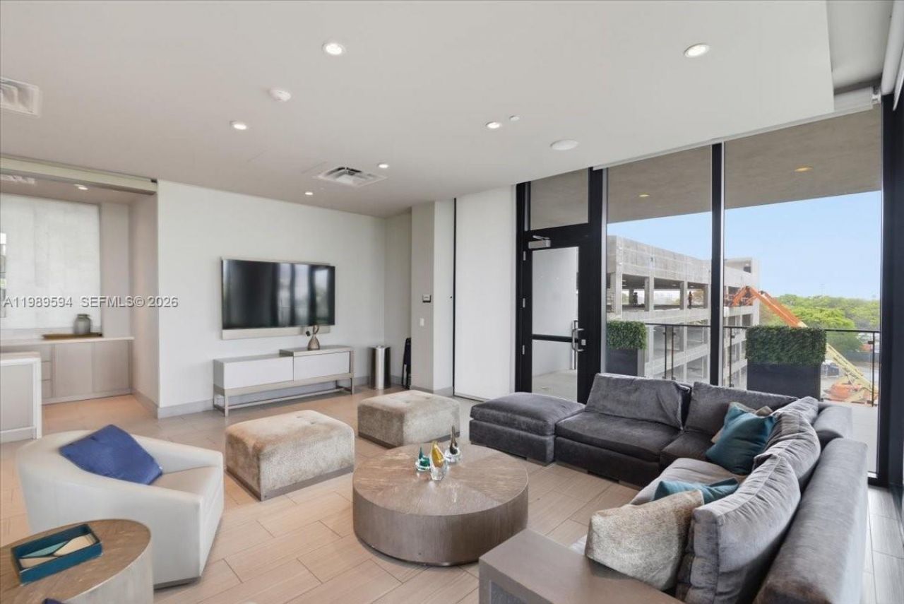 5300 Paseo Blvd , Unit 1803, Doral, FL 33166 Photo