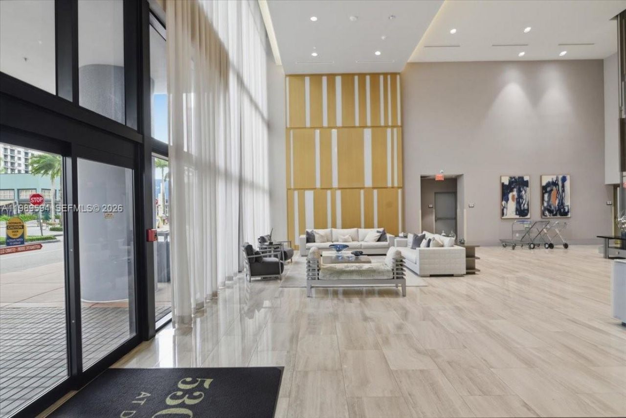 5300 Paseo Blvd , Unit 1803, Doral, FL 33166 Photo