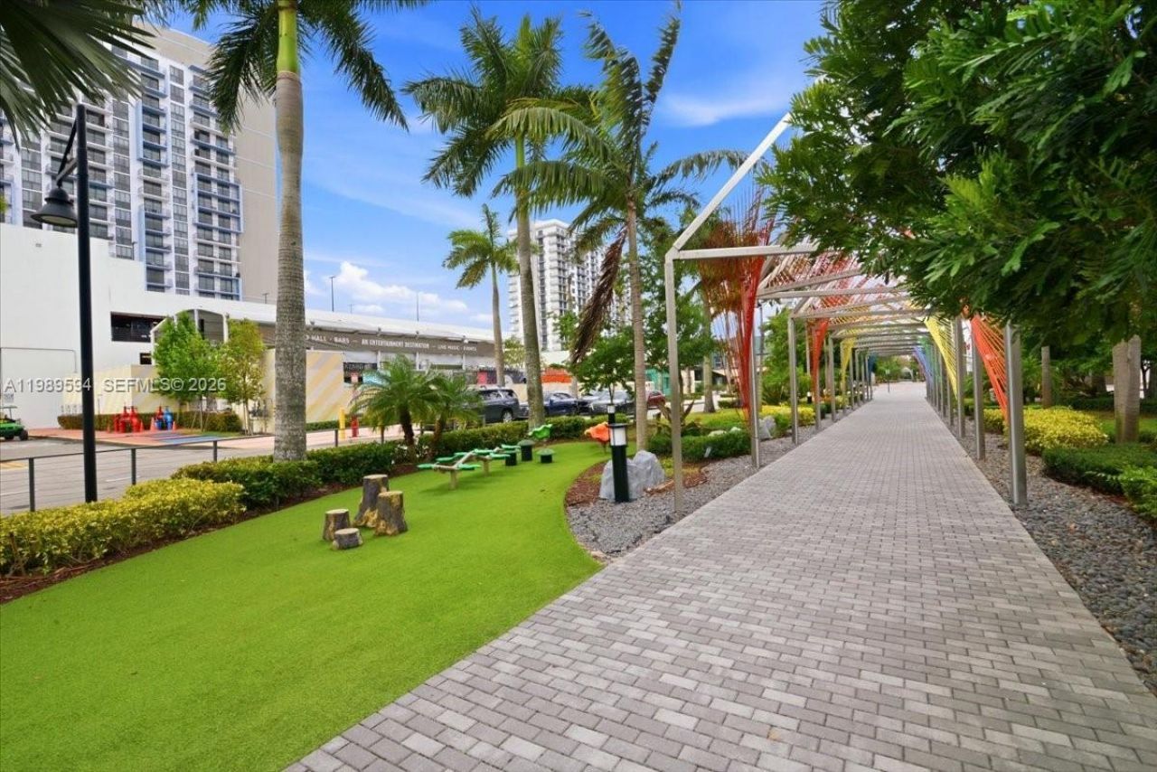 5300 Paseo Blvd , Unit 1803, Doral, FL 33166 Photo