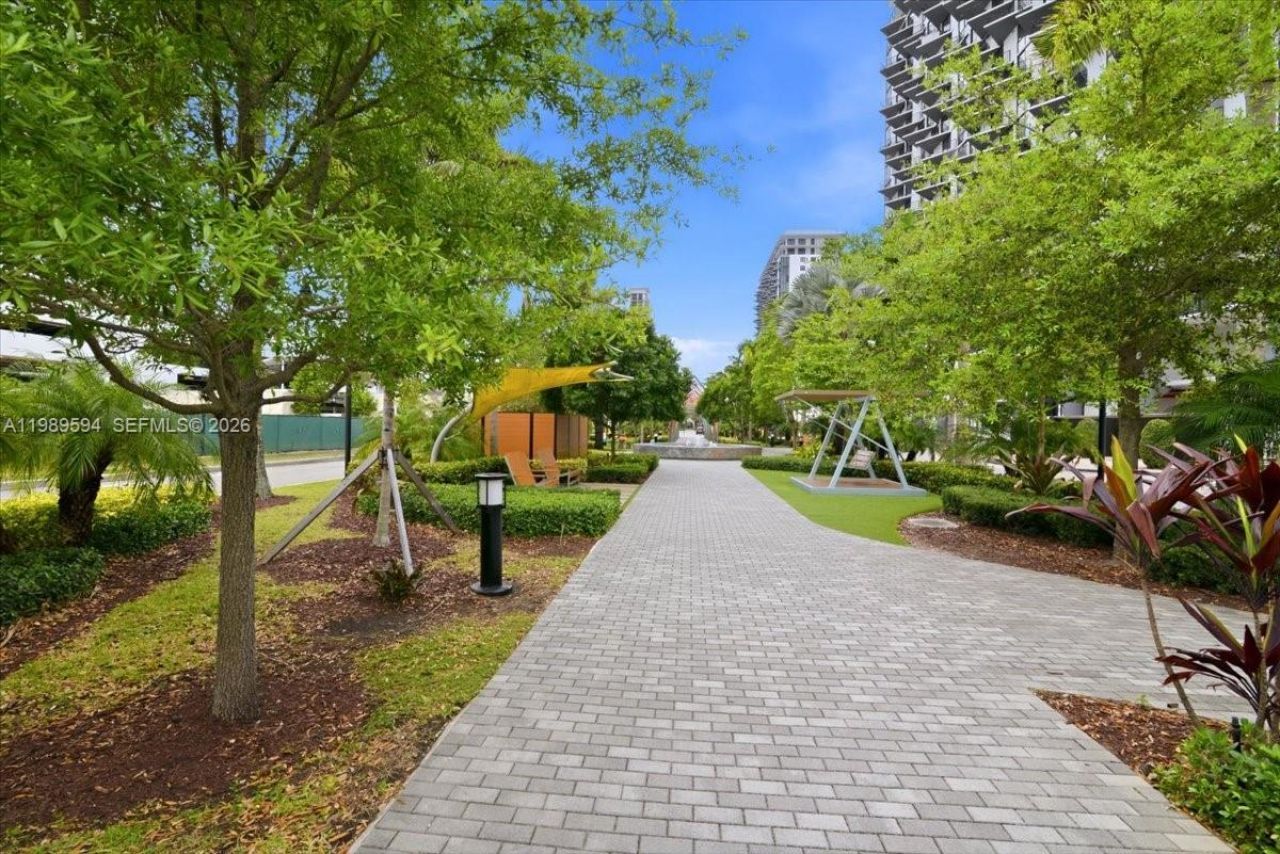 5300 Paseo Blvd , Unit 1803, Doral, FL 33166 Photo