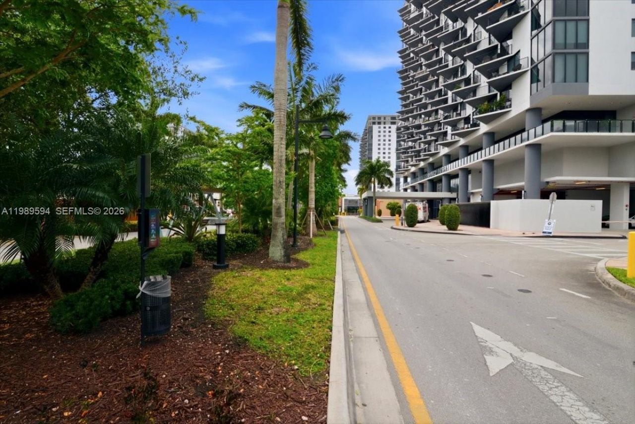 5300 Paseo Blvd , Unit 1803, Doral, FL 33166 Photo