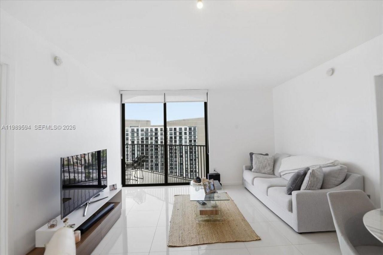 5300 Paseo Blvd , Unit 1803, Doral, FL 33166 Photo