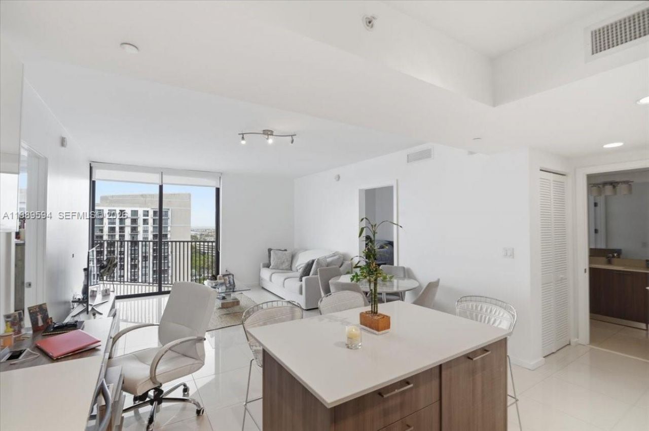 5300 Paseo Blvd , Unit 1803, Doral, FL 33166 Photo