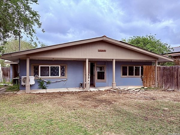 3233 Yucca Loop, Eagle Pass, TX 78852