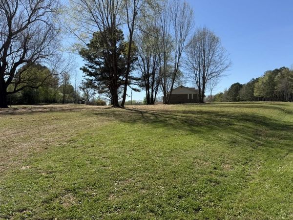 7614 Lakewood Dr, Florence, AL