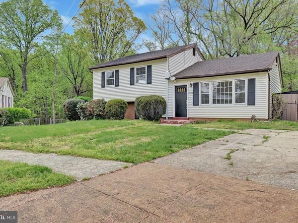 6809 SISALBED DRIVE, CAPITOL HEIGHTS, MD 20743