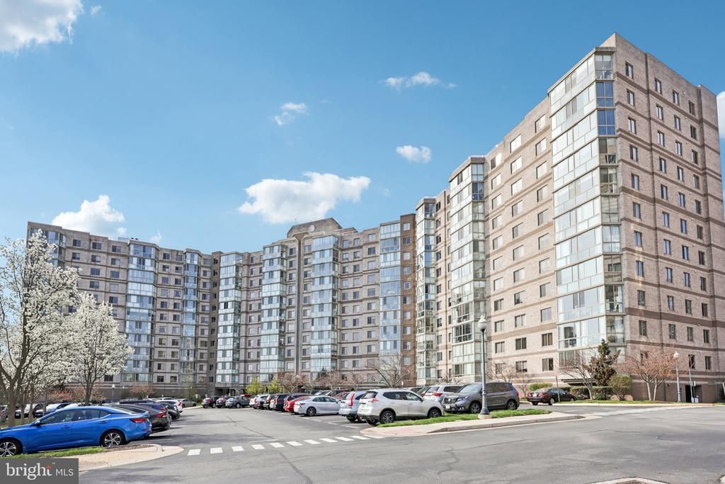 19375 Cypress Ridge Terrace, Unit 1111, Leesburg, VA 20176 Main Photo