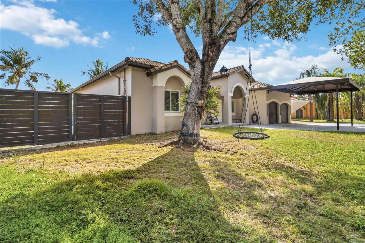 21717 SW 129th Avenue , Miami, FL 33170 Photo