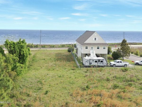 6236 S Beach Boulevard, Bay Saint Louis, MS 39520