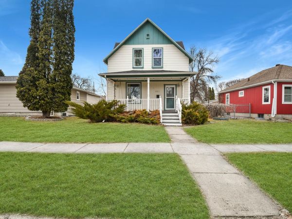 451 16th Avenue S, Fargo, ND 58103