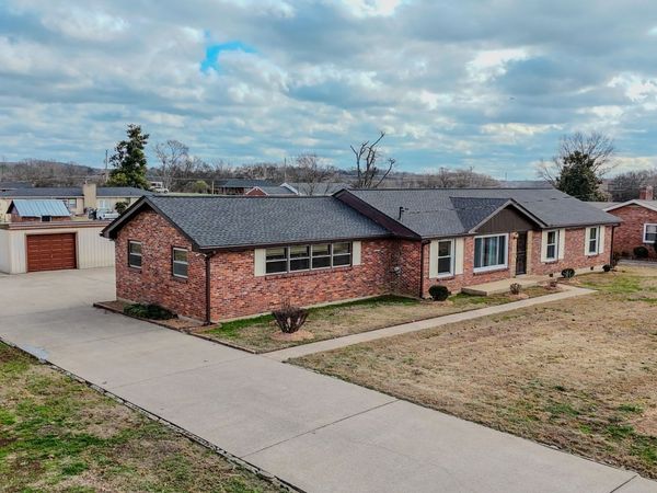 189 Clearview Cir , Hendersonville, TN 37075