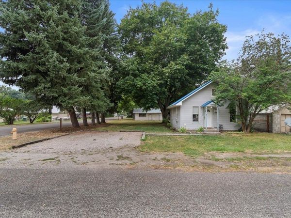 208 S VICTORIA St, Chewelah, WA 99109