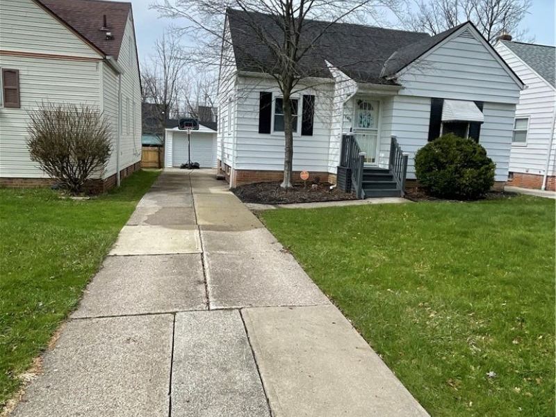 5408 Oakwood Avenue, Maple Heights, OH 44137 Photo 2