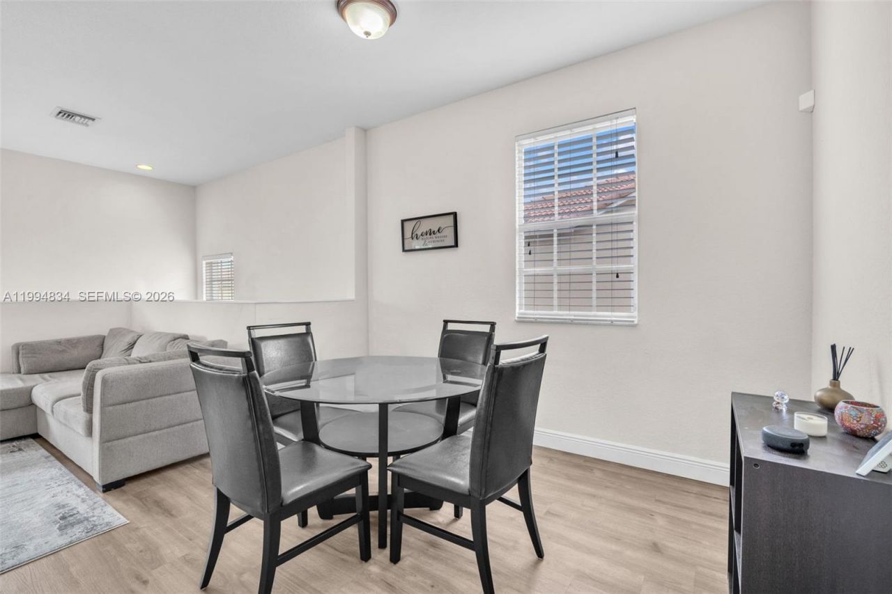 9075 Preston Pl, Unit 9075, Tamarac, FL 33321 Photo