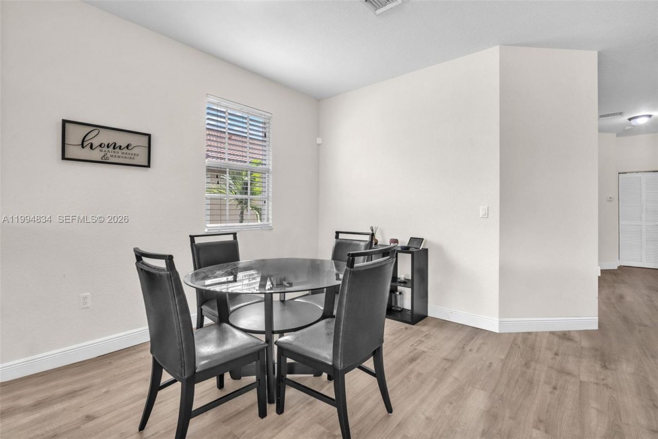 9075 Preston Pl, Unit 9075, Tamarac, FL 33321 Photo