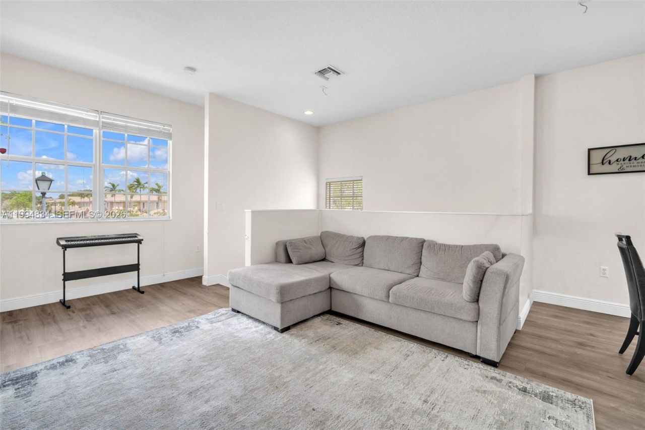 9075 Preston Pl, Unit 9075, Tamarac, FL 33321 Photo