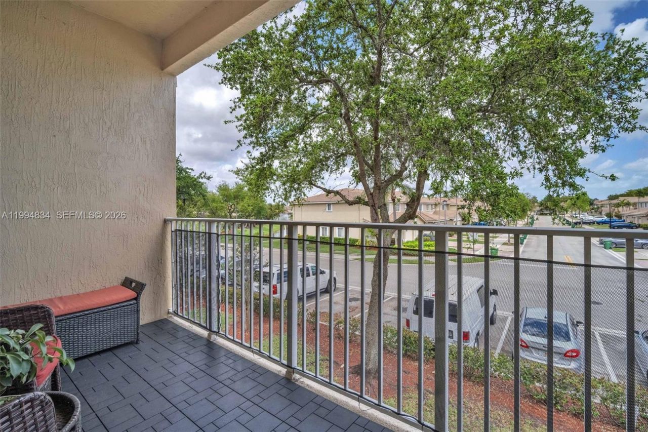 9075 Preston Pl, Unit 9075, Tamarac, FL 33321 Photo