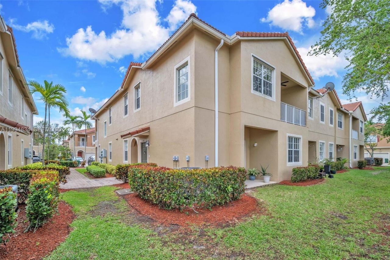 9075 Preston Pl, Unit 9075, Tamarac, FL 33321 Photo
