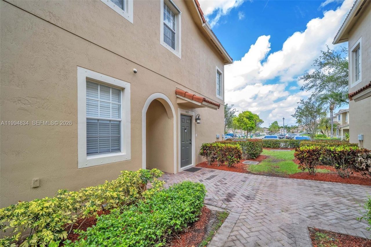 9075 Preston Pl, Unit 9075, Tamarac, FL 33321 Photo