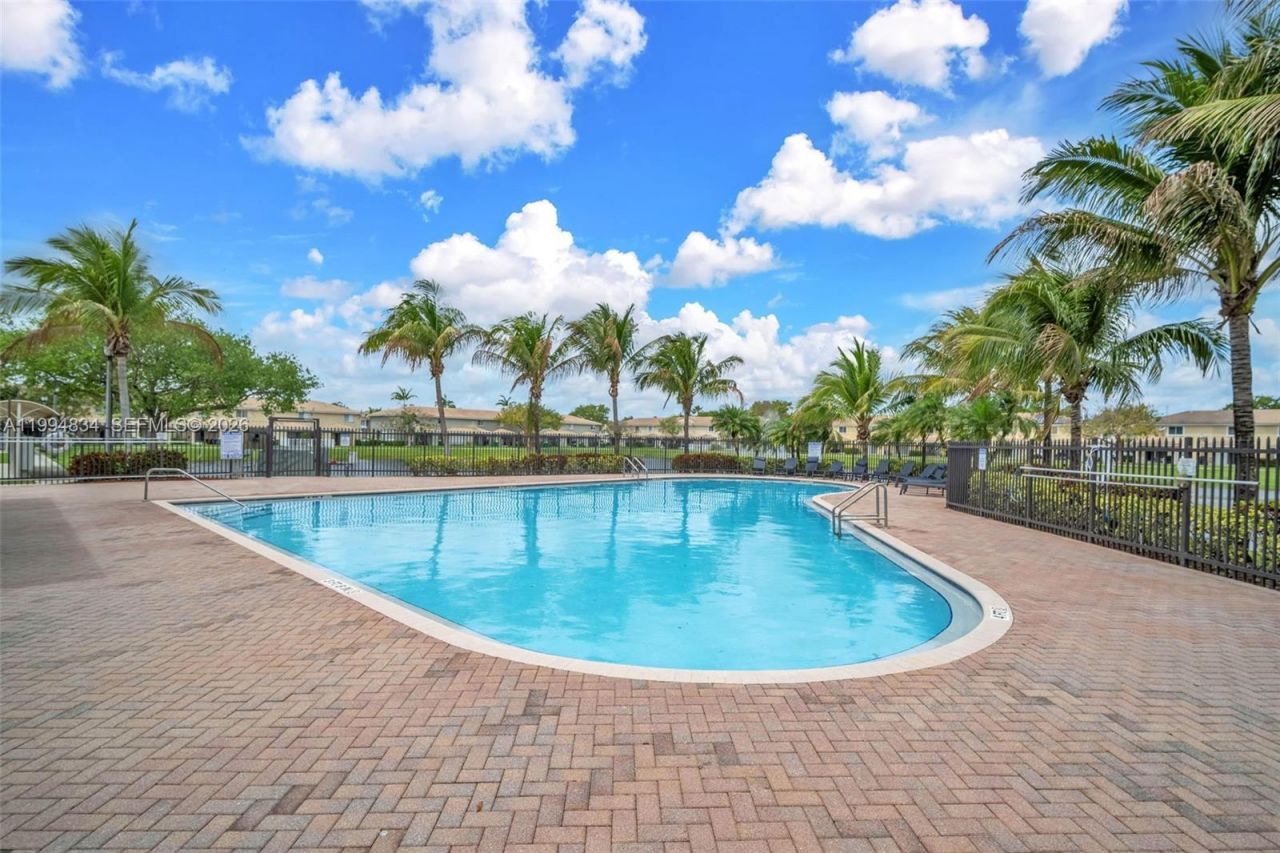 9075 Preston Pl, Unit 9075, Tamarac, FL 33321 Photo