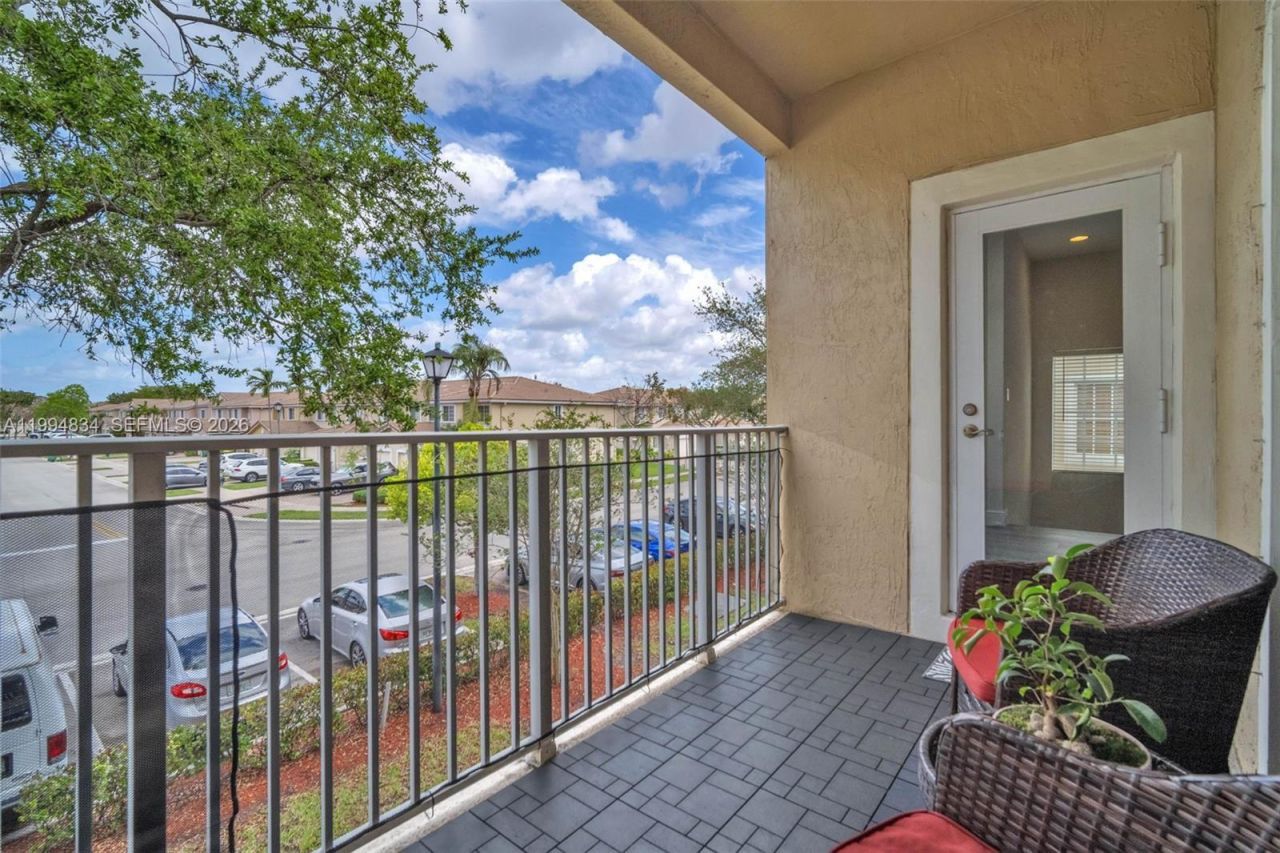 9075 Preston Pl, Unit 9075, Tamarac, FL 33321 Photo