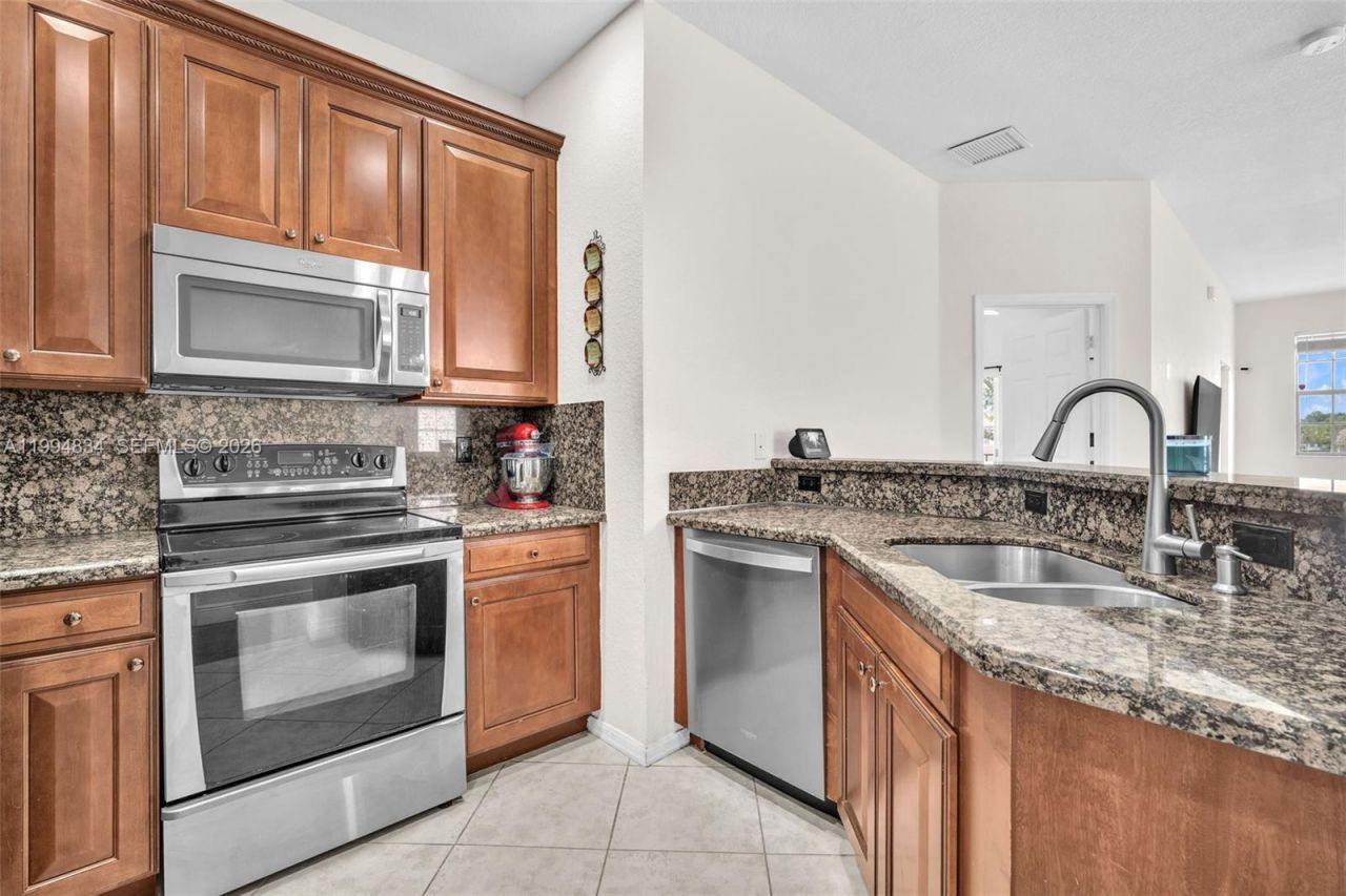 9075 Preston Pl, Unit 9075, Tamarac, FL 33321 Photo
